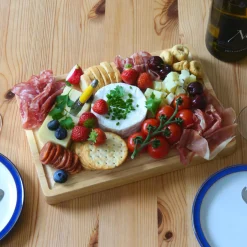 Wooden Butchers Block Chopping Board - 30cm x 20cm